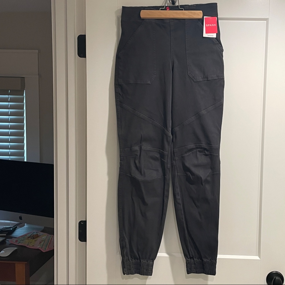 SPANX Women's Stretch Twill Charcoal Joggers